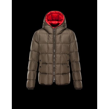 Moncler αγορα ρουχων με αντικαταβολη