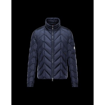 Moncler iso ρουχα