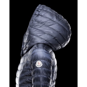 Moncler επωνυμα βρεφικα ρουχα